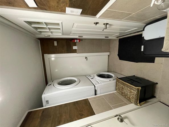 310 Brookside Court, Copiague NY 11726