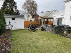 310 Brookside Court, Copiague NY 11726