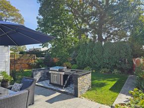 310 Brookside Court, Copiague NY 11726