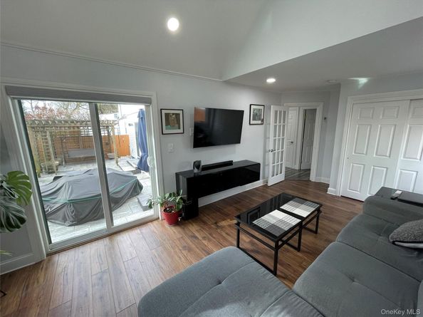 310 Brookside Court, Copiague NY 11726