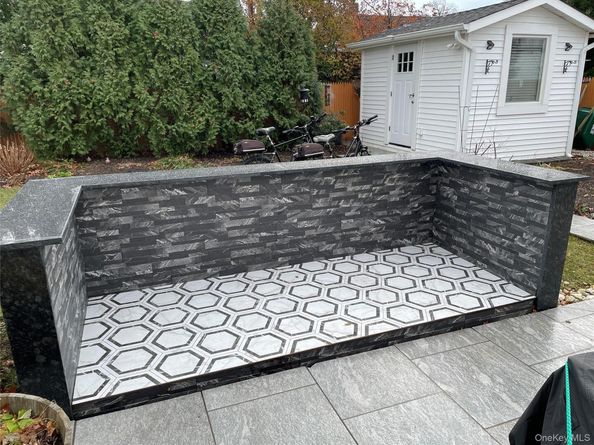 310 Brookside Court, Copiague NY 11726