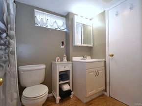 9 Tory Court, Holbrook NY 11741