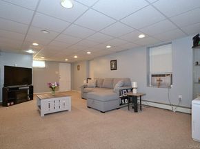 9 Tory Court, Holbrook NY 11741