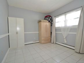 9 Tory Court, Holbrook NY 11741