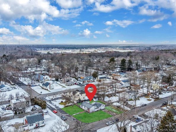 9 Maple Road, Middle Island NY 11953