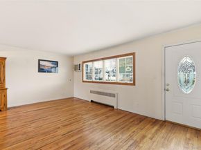 14 Starlight Court, West Babylon NY 11704