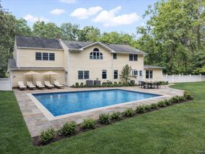 306 Southdown Road, Lloyd Harbor NY 11743