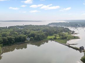 306 Southdown Road, Lloyd Harbor NY 11743