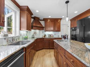 306 Southdown Road, Lloyd Harbor NY 11743