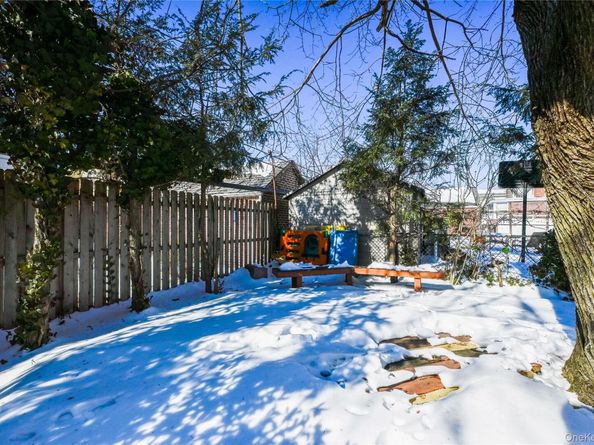 7358 189th Street, Fresh Meadows NY 11366