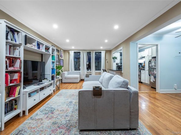 1 Jefferson Avenue A12, Rockville Centre NY 11570