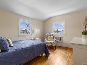 39 Garnet Lane, Plainview NY 11803