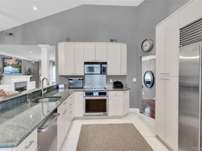 512 Links Drive E, Oceanside NY 11572