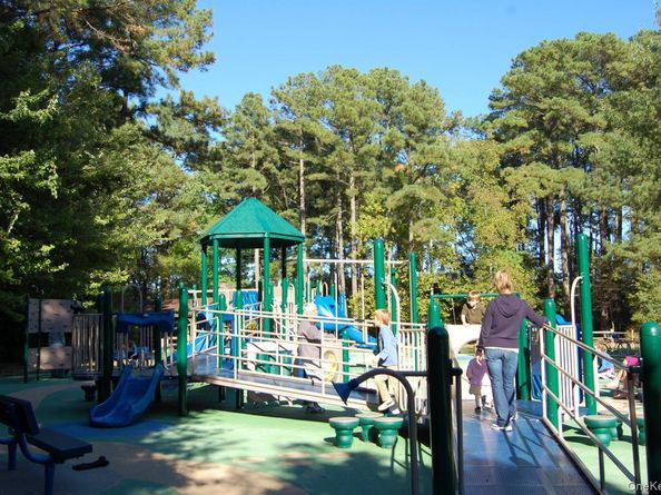 25 Pond Park Road, Great Neck NY 11023