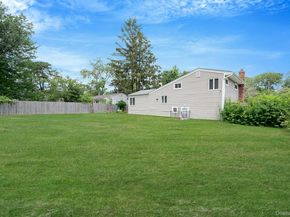 10 Laurie Road, Brentwood NY 11717