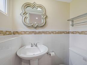 10 Laurie Road, Brentwood NY 11717