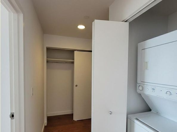 4028 College Point Boulevard 805, Flushing NY 11354