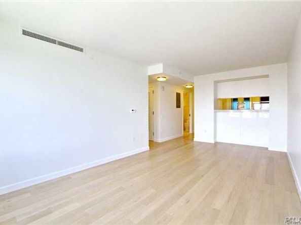 13835 39th Avenue 12L, Flushing NY 11354