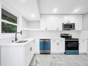 3004 New London Avenue, Medford NY 11763