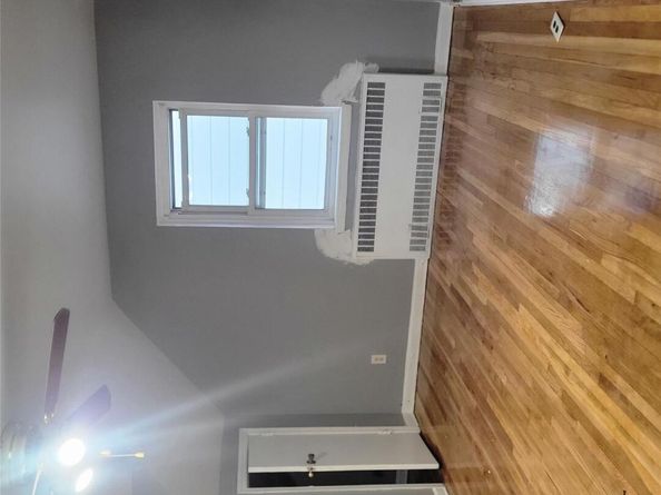 11924 203rd Street, Saint Albans NY 11412