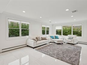 1560 Pebble Lane, Hewlett NY 11557