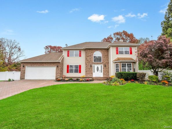 14 Adamson Street, Selden NY 11784