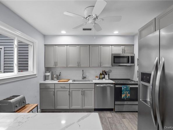 208 Harris Road EB3, Bedford Hills NY 10507