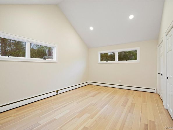 1 Upper Lane, Centerport NY 11721