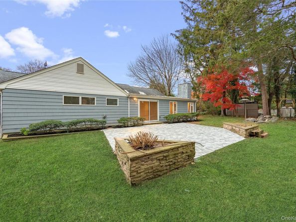 1 Upper Lane, Centerport NY 11721