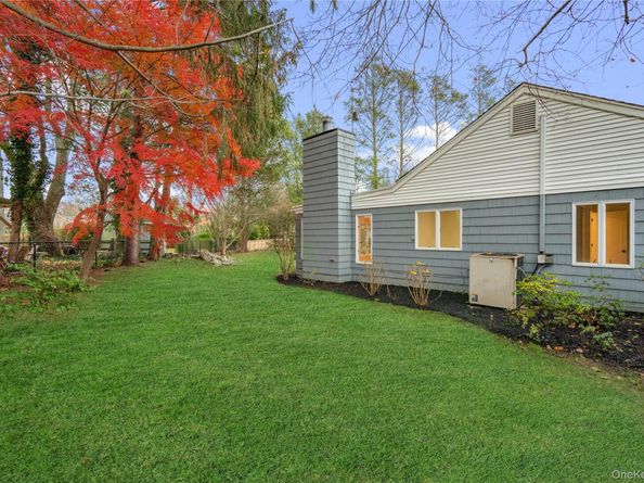 1 Upper Lane, Centerport NY 11721