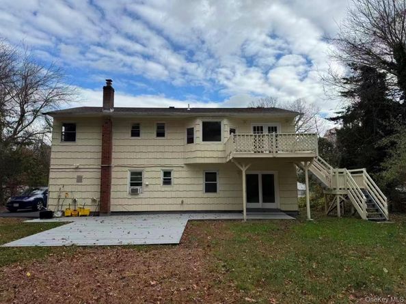 20 Westfield Road, Coram NY 11727