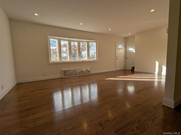 15751 12th Road, Beechhurst NY 11357