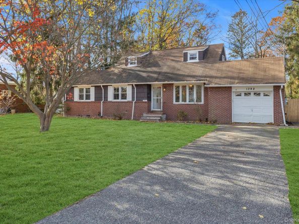 1392 Manor Lane, Bay Shore NY 11706
