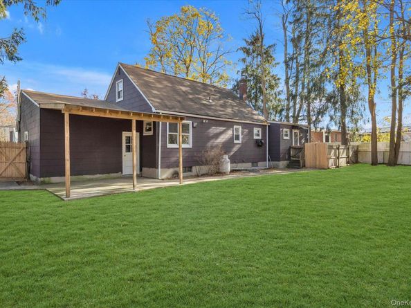 1392 Manor Lane, Bay Shore NY 11706