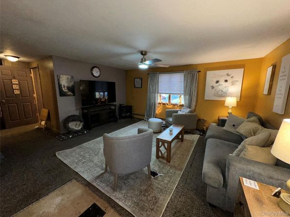 27 Wedgewood Drive, Coram NY 11727