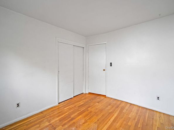 28 Glacier Drive, Smithtown NY 11787