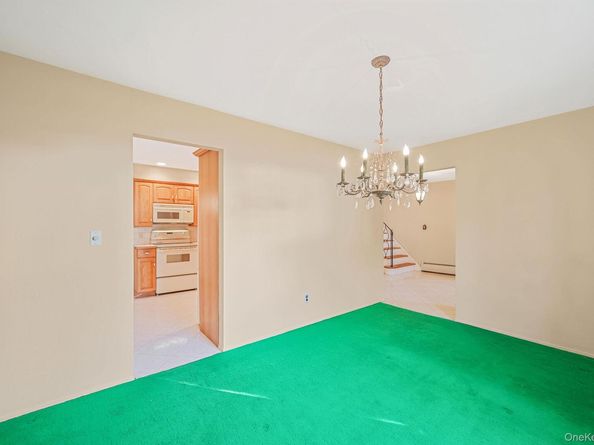 28 Glacier Drive, Smithtown NY 11787