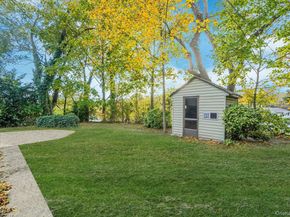 28 Glacier Drive, Smithtown NY 11787