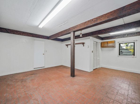 28 Glacier Drive, Smithtown NY 11787