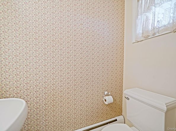 28 Glacier Drive, Smithtown NY 11787