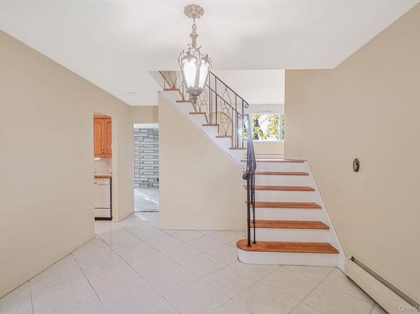 28 Glacier Drive, Smithtown NY 11787