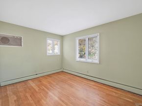 28 Glacier Drive, Smithtown NY 11787