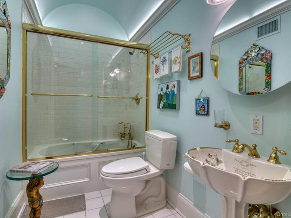 60 Bay View Drive E, Sag Harbor NY 11963