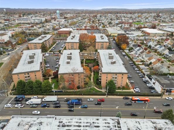 5 Birchwood Court 3N, Mineola NY 11501