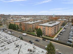 5 Birchwood Court 3N, Mineola NY 11501