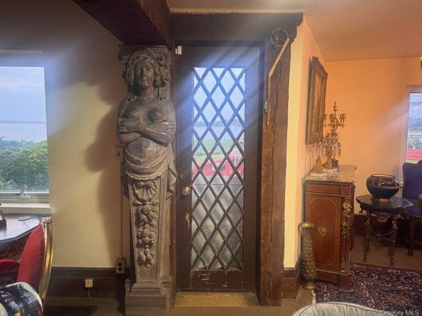 69 Cornwells Beach Road, Sands Point NY 11050