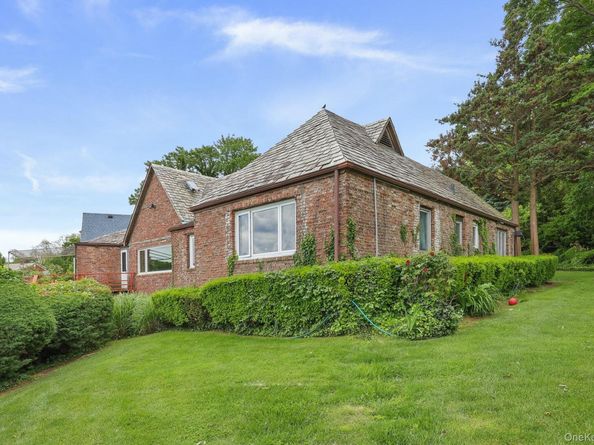 69 Cornwells Beach Road, Sands Point NY 11050