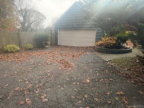 18 Beaverhill Lane, Huntington NY 11743