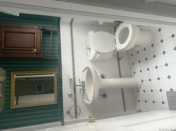 18 Beaverhill Lane, Huntington NY 11743