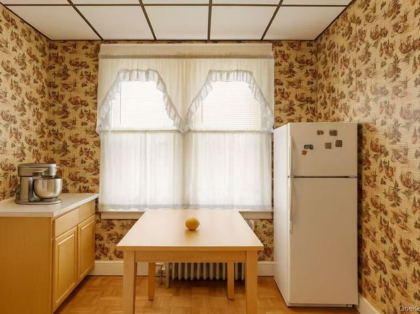 68-42 78th Street, Middle Village NY 11379